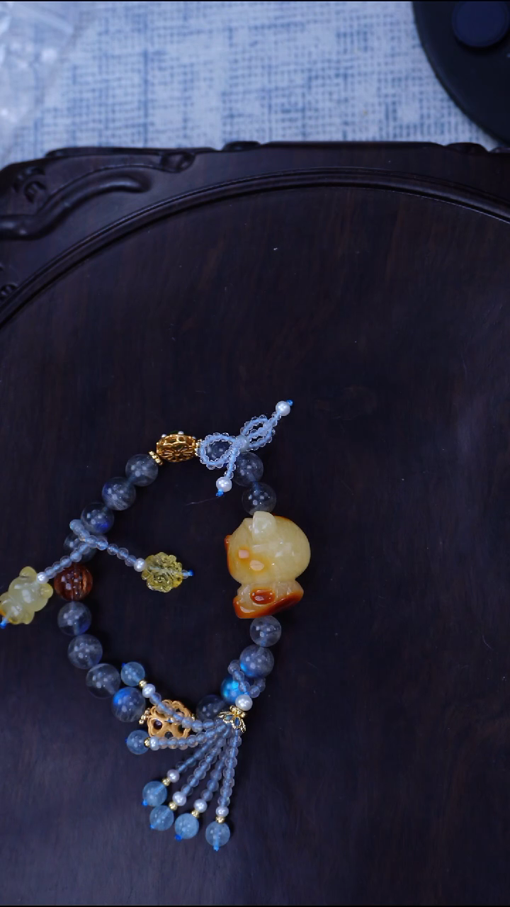 琥珀颈饰未镶嵌12.27日 多样性发一