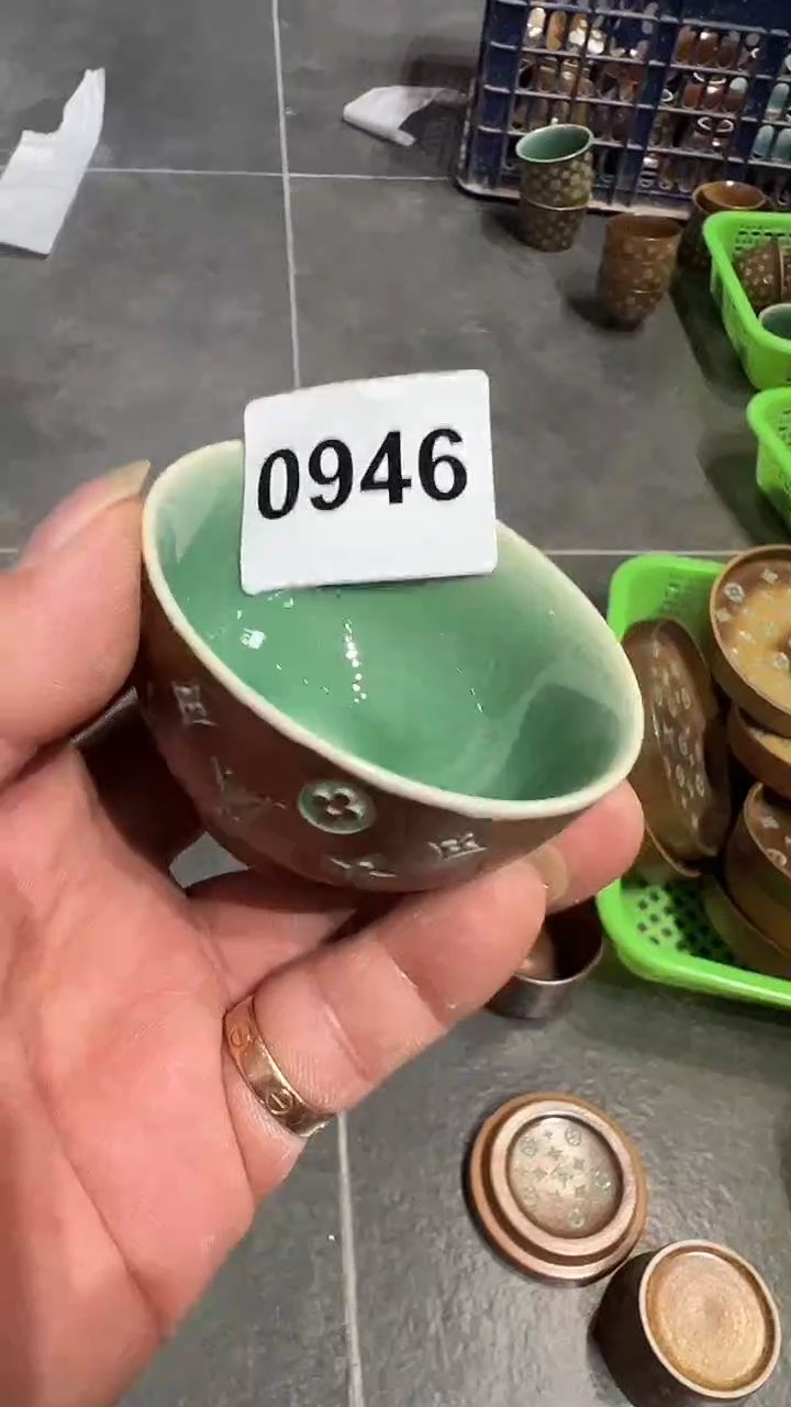 龙泉窑老花小茶碗双釉微瑕0946