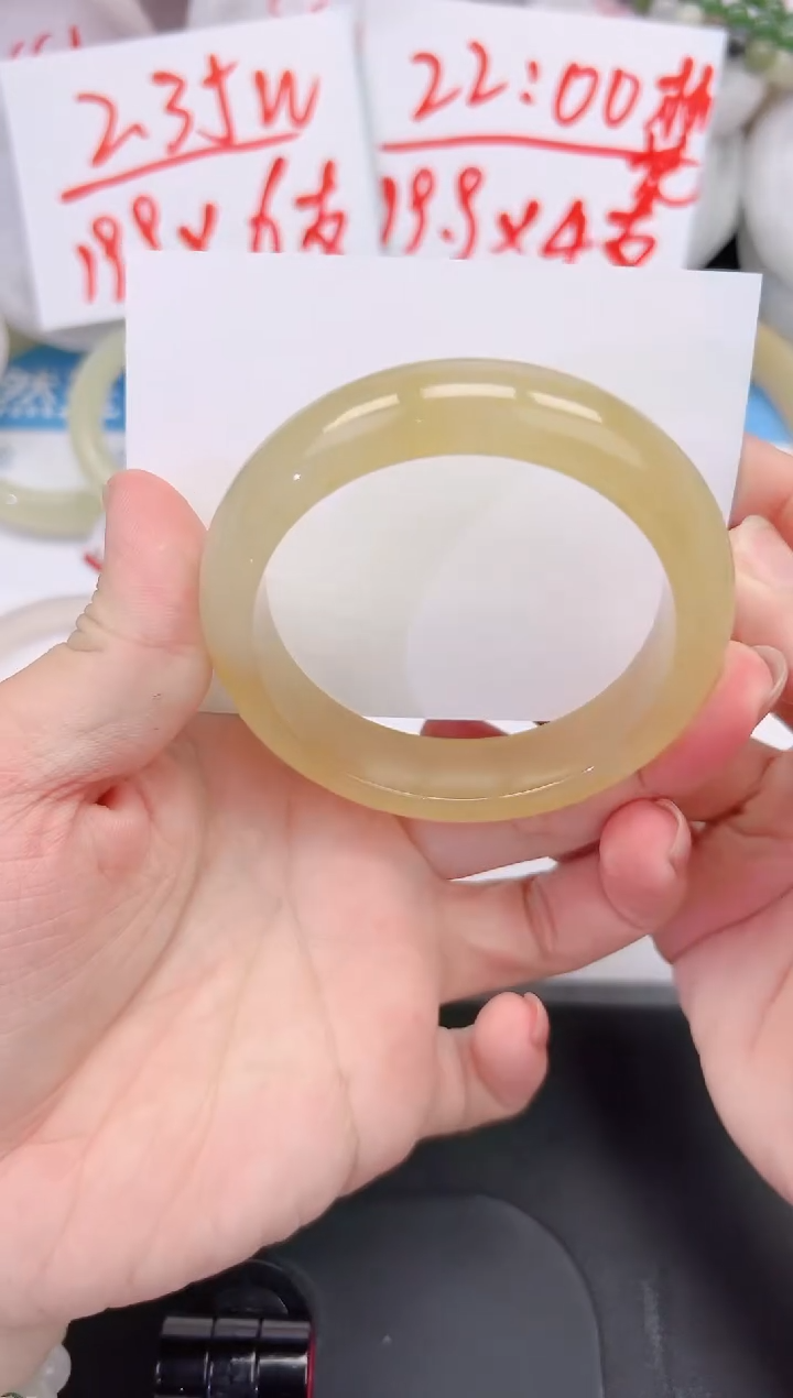 石英质玉手镯未镶嵌115-57.5