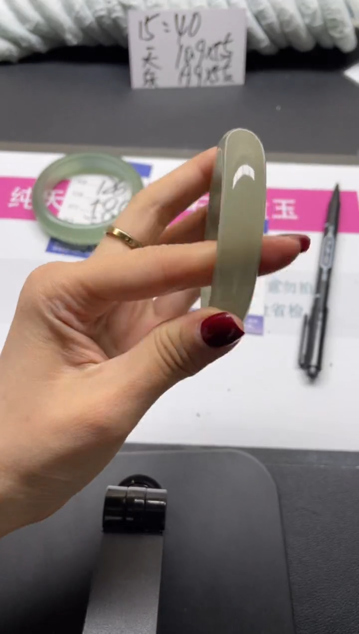 未镶嵌手镯石英质玉127-54