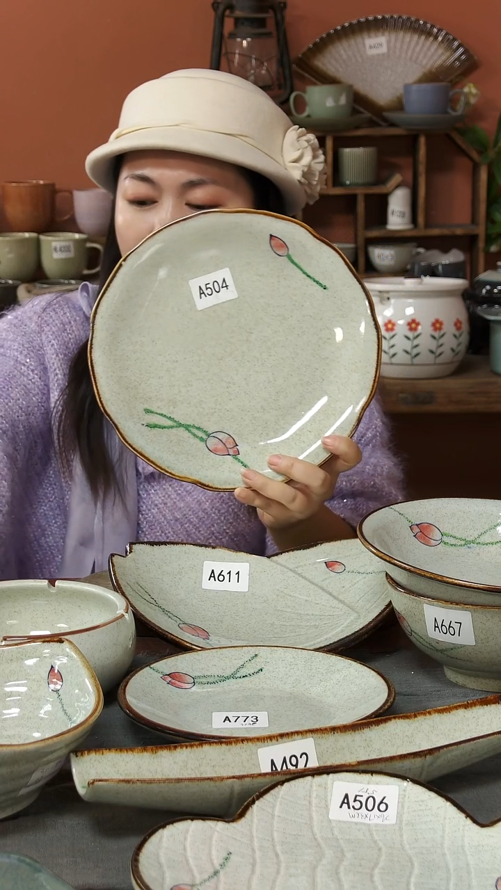 陶瓷A504 一只陶瓷异形圆盘26*2.5可能微瑕