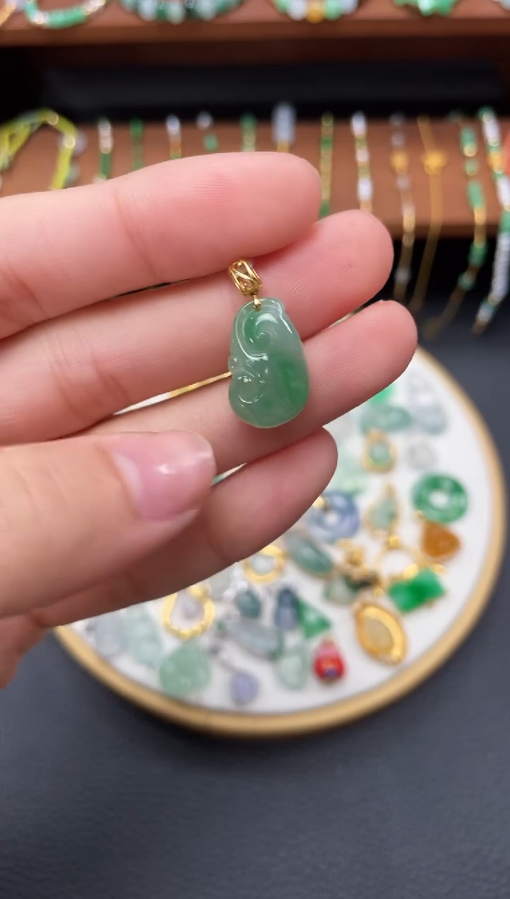 【闪购商品】翡翠吊坠(不含链)18K金镶嵌一个   JK251