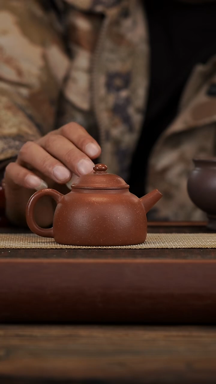 茶壶紫砂微瑕150毫升红降坡壶