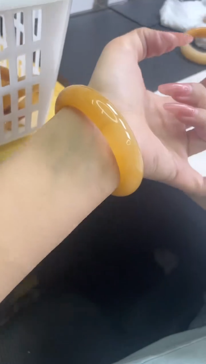 【闪购商品】石英质玉手镯未镶嵌440/59.3