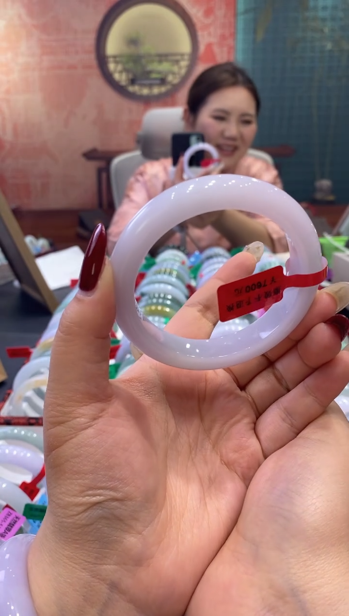 【闪购商品】翡翠手镯未镶嵌多人0018478