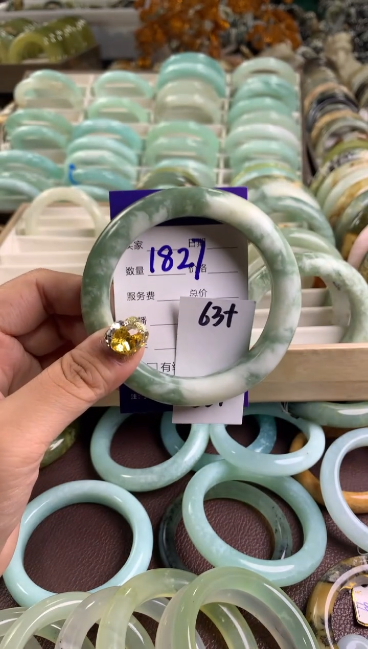【闪购商品】蛇纹石玉手镯未镶嵌1827