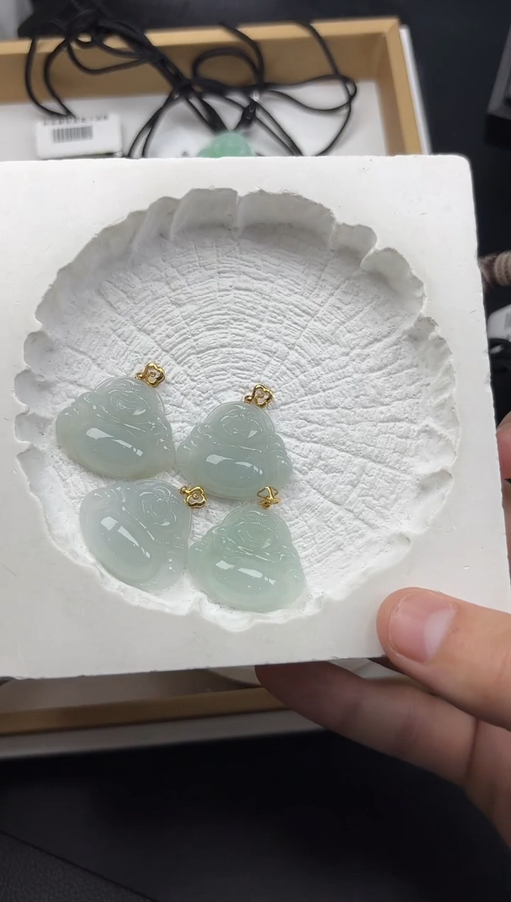 【闪购商品】翡翠颈饰18K金镶嵌佛公多样性发一