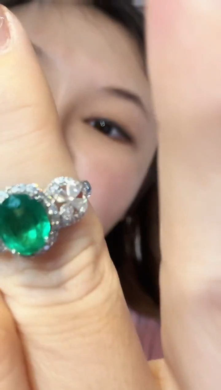 铂Pt950镶嵌戒指祖母绿1.73ct