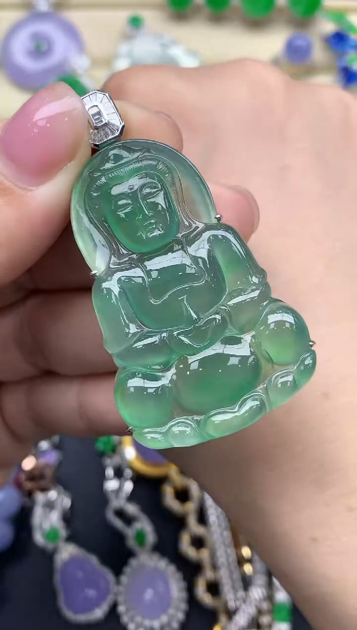 【闪购商品】翡翠颈饰18K金镶嵌777-中国好珍宝