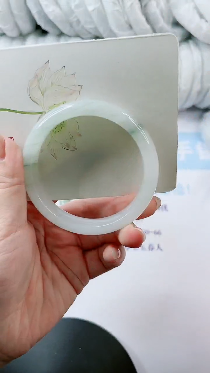 【闪购商品】石英质玉手镯未镶嵌多样性发货L272