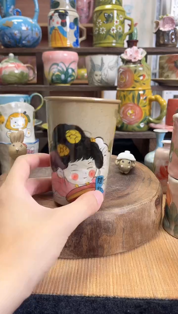 摆件手绘高温釉下陶瓷