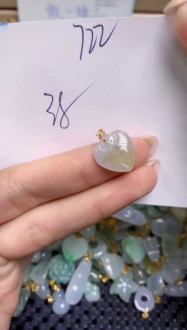 【闪购商品】翡翠颈饰18K金镶嵌天然缅甸A货翡翠