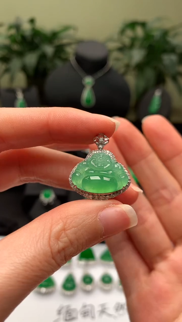 【闪购商品】翡翠颈饰18K金镶嵌佛公