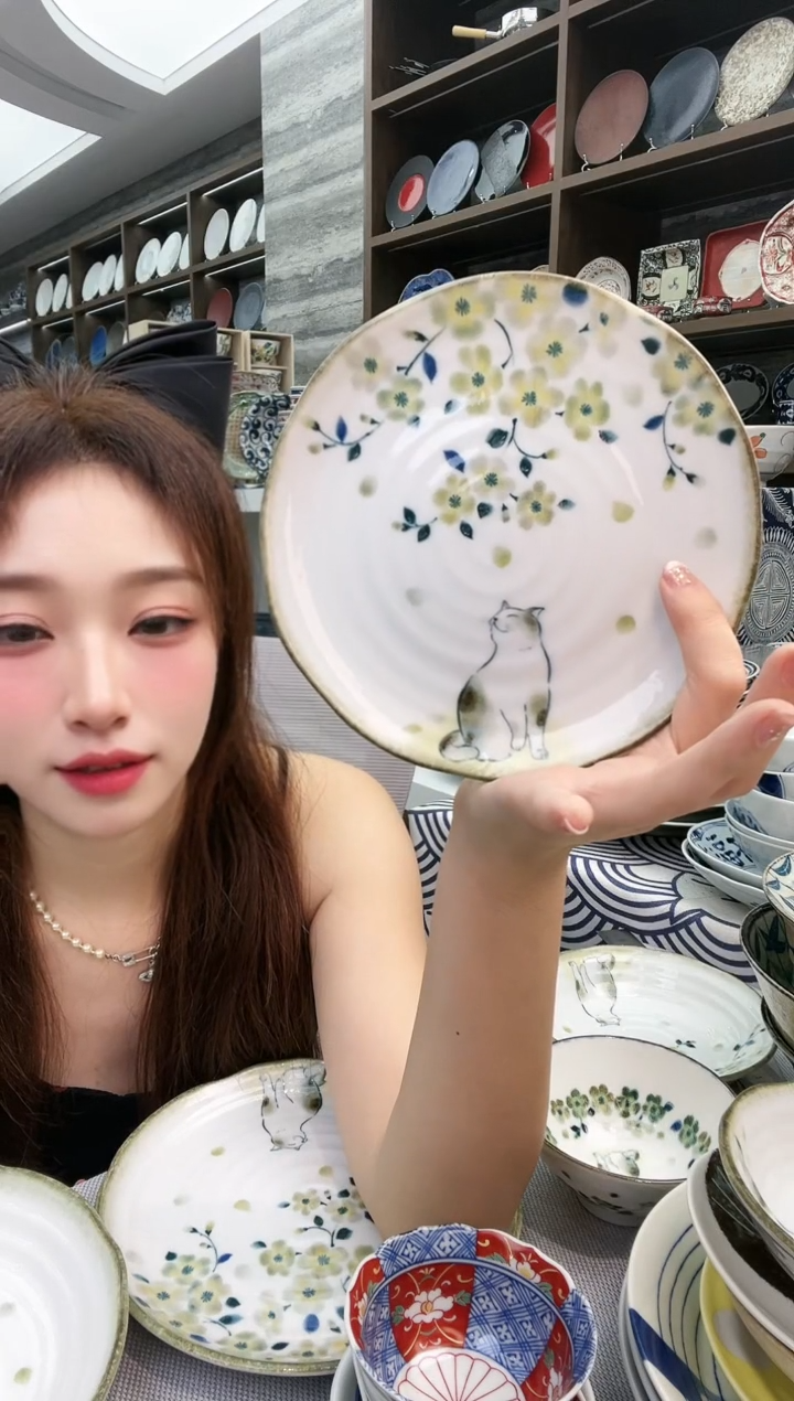 瓷花见猫平盘16.5cm一支