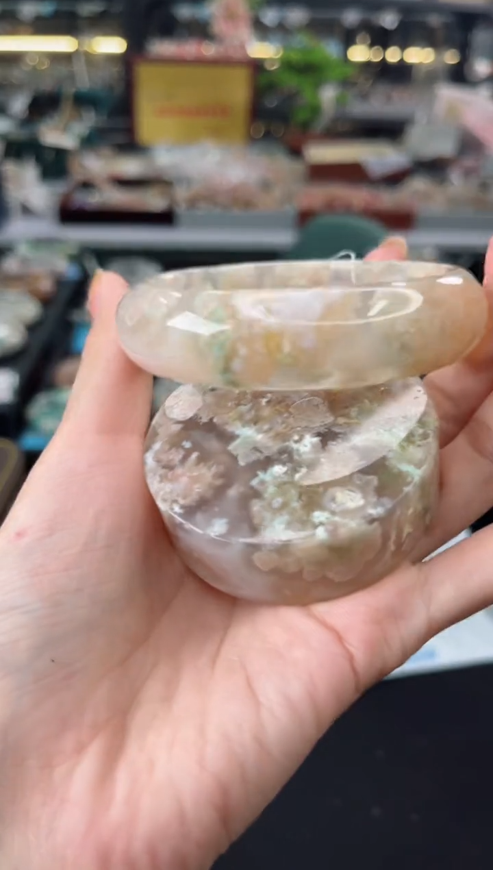 【闪购商品】石英质玉手镯未镶嵌59圈口（赠品镯心）S93282