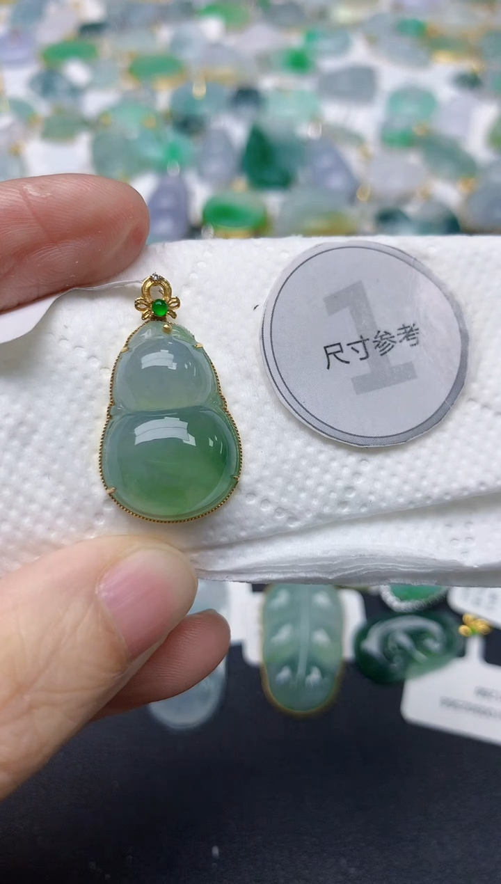 颈饰18K金镶嵌翡翠天然缅甸A货翡翠