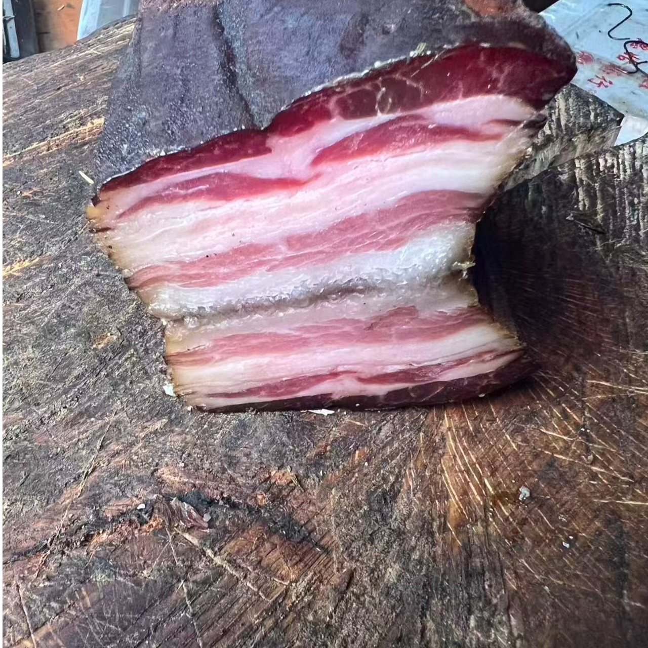 农家柴火烟熏五花腊肉试吃