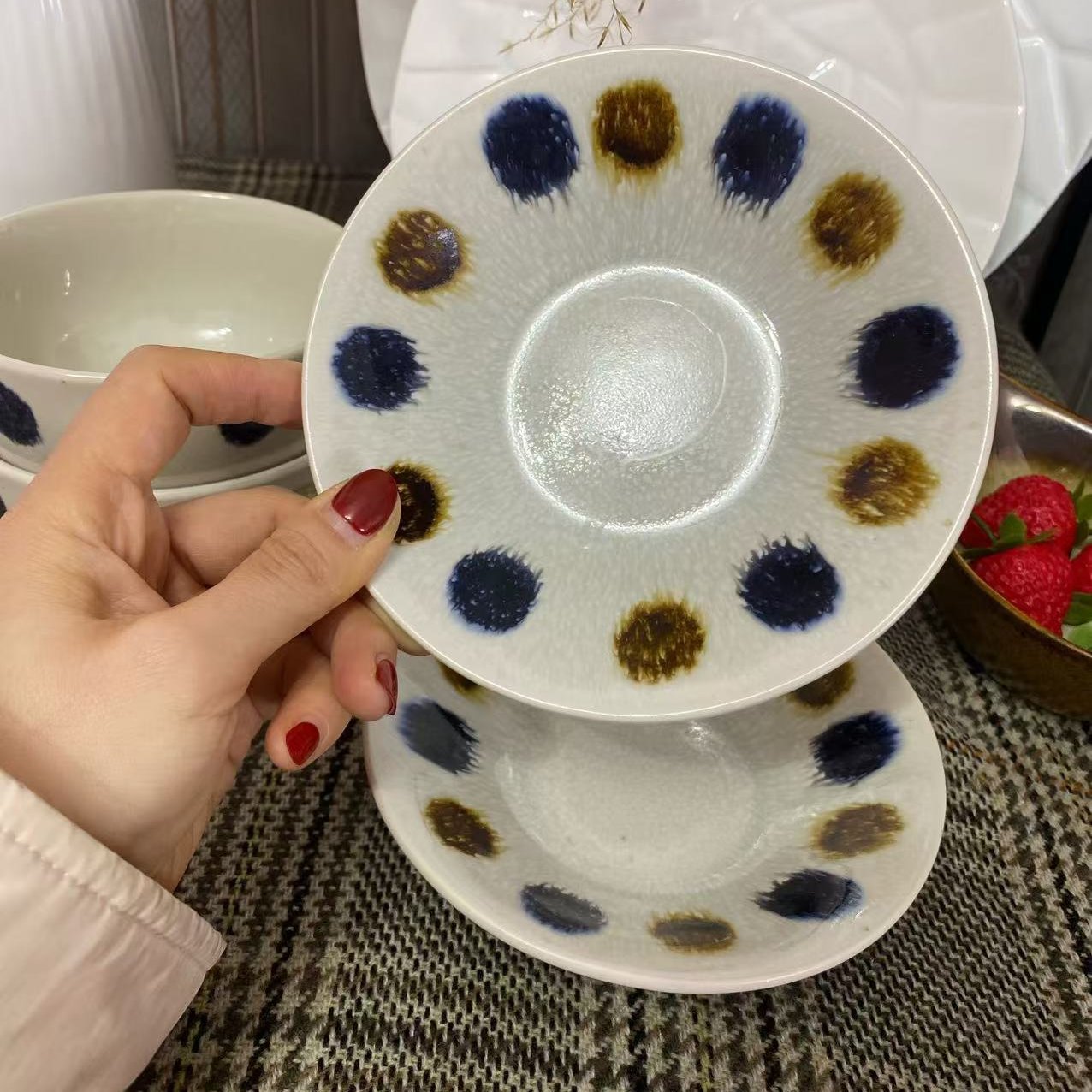 日式手绘多彩波点陶瓷小菜碟米饭碗两件套