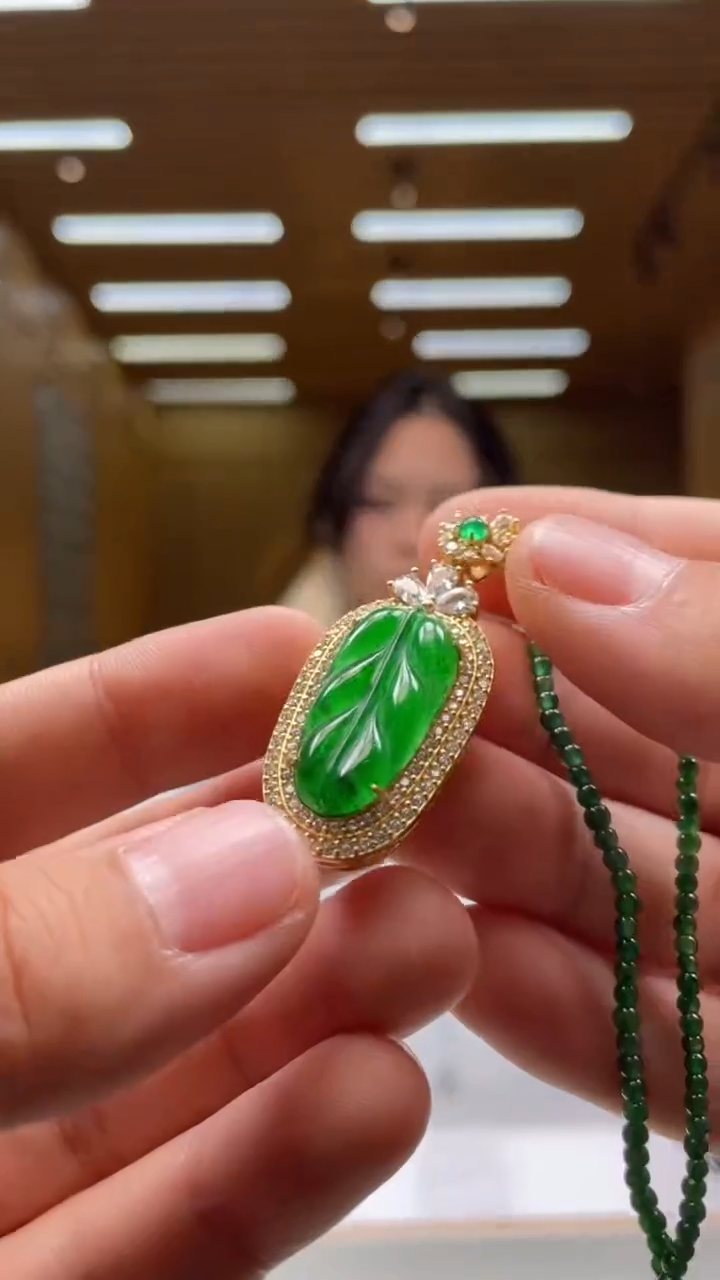 【闪购商品】翡翠颈饰未镶嵌********730