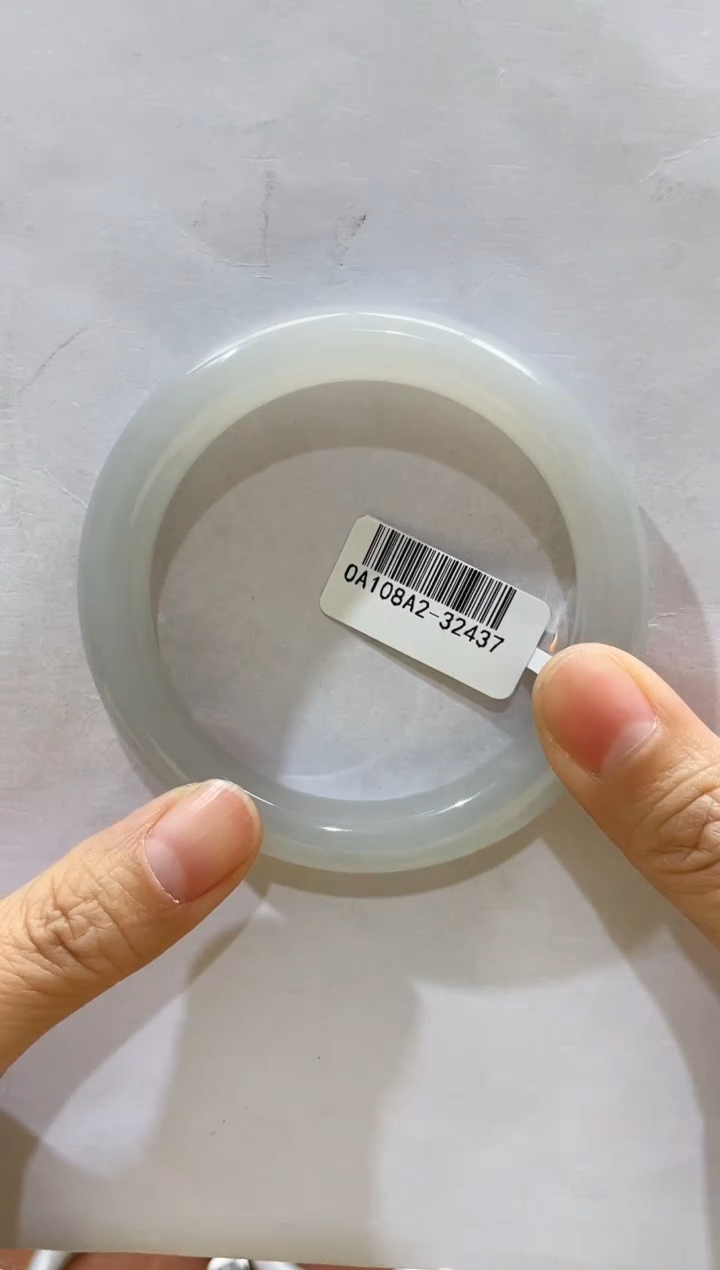 【闪购商品】和田玉手镯未镶嵌57