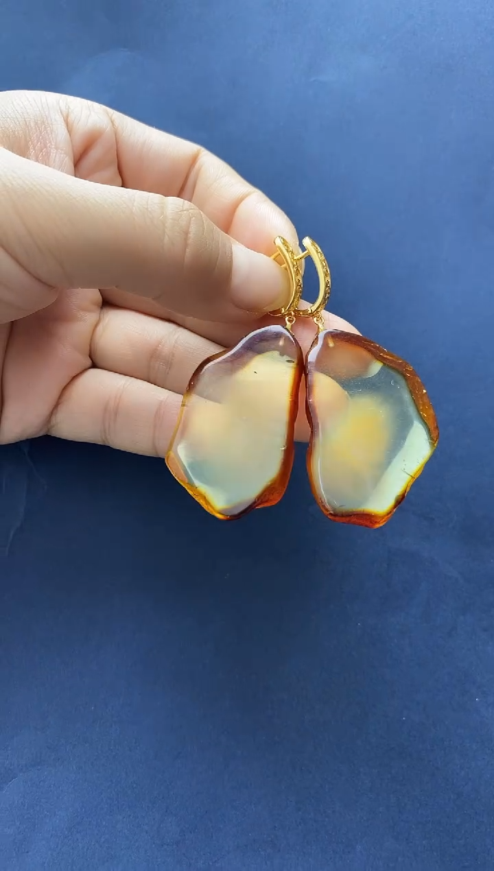 裸石琥珀未镶嵌耳坠