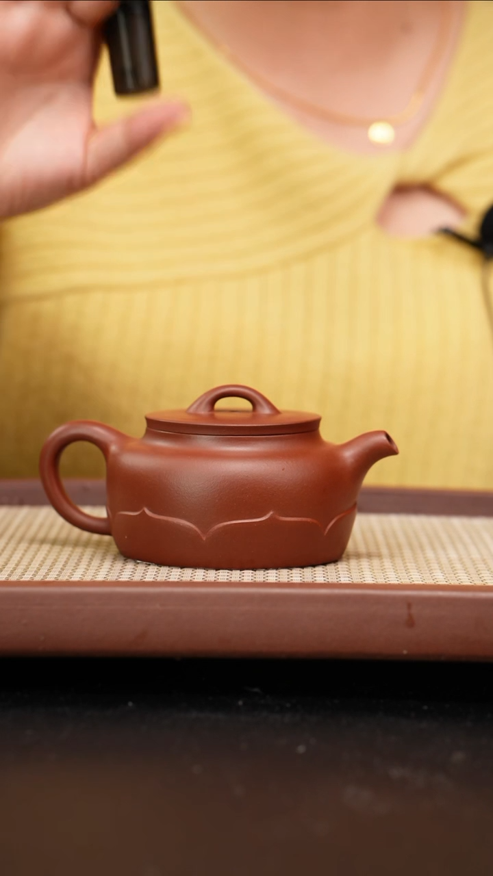 【闪购商品】紫砂茶壶红皮龙禅莲210cc