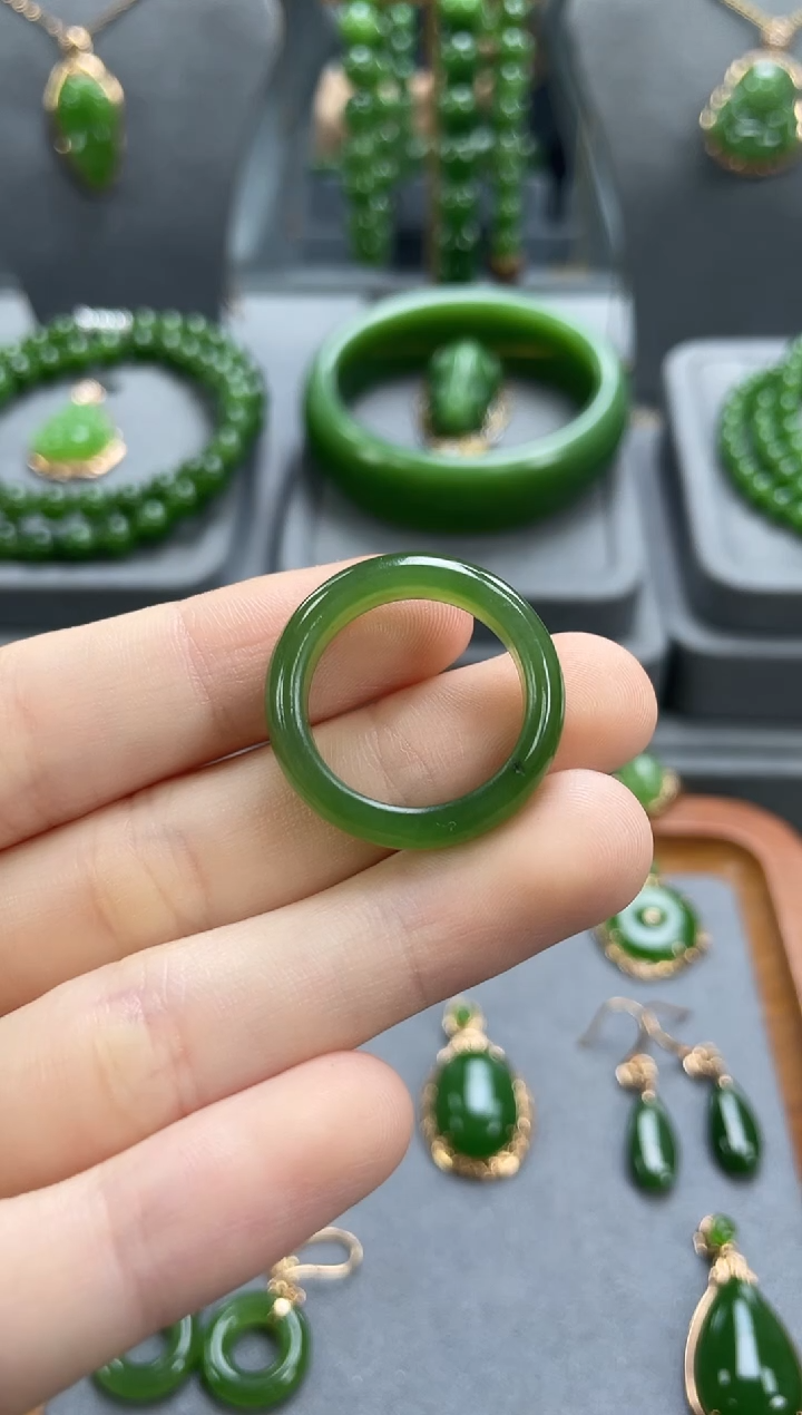 未镶嵌戒圈和田玉未镶嵌 戒圈 和田玉