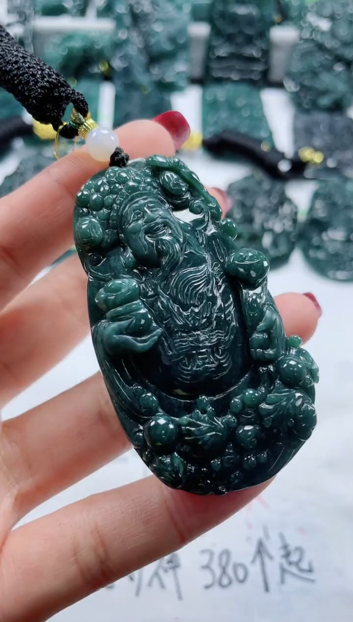 【闪购商品】翡翠颈饰未镶嵌              