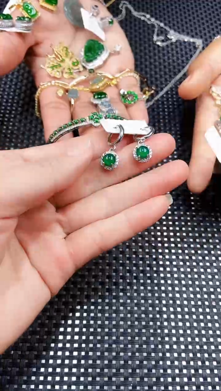 【闪购商品】翡翠耳饰未镶嵌111111111