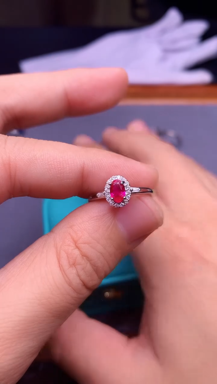 【闪购商品】红宝石戒指银S925镶嵌............