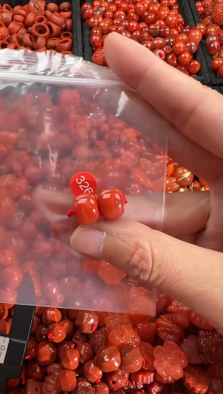 【闪购商品】南红玛瑙颈饰未镶嵌1