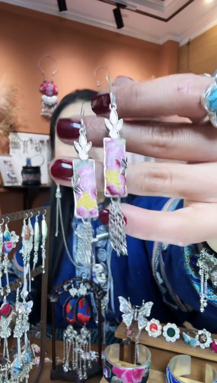 【闪购商品】刺绣纯手工民族风耳环