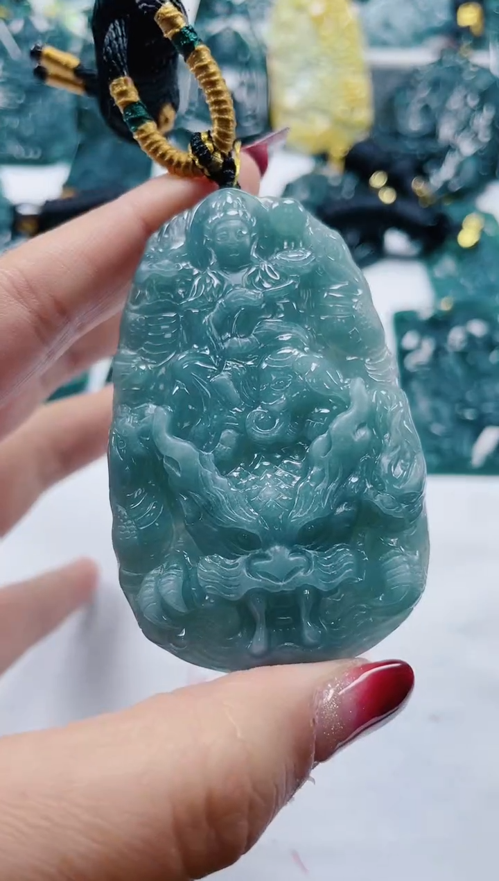 【闪购商品】翡翠颈饰未镶嵌            