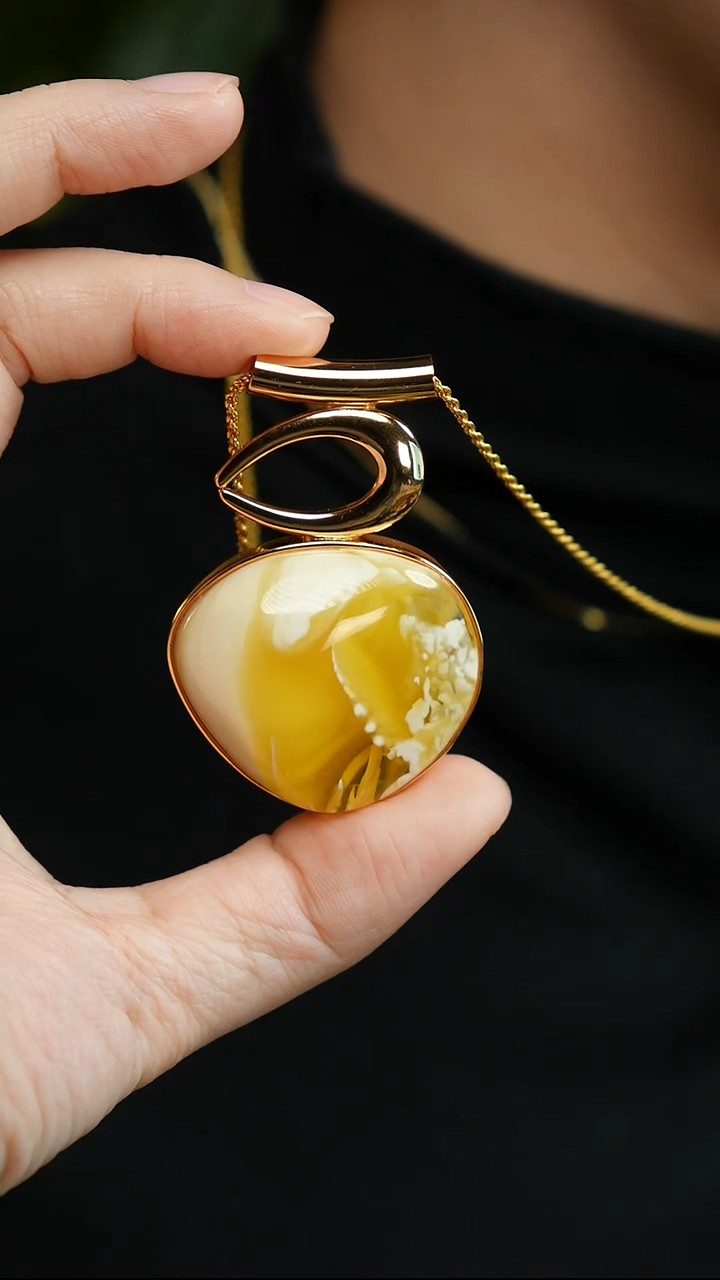 蜜蜡吊坠(赠链)银S925镶嵌36*32mm16.6g