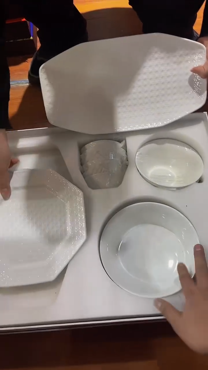 【闪购商品】鸿辉家品牌瓷器，京东包邮！