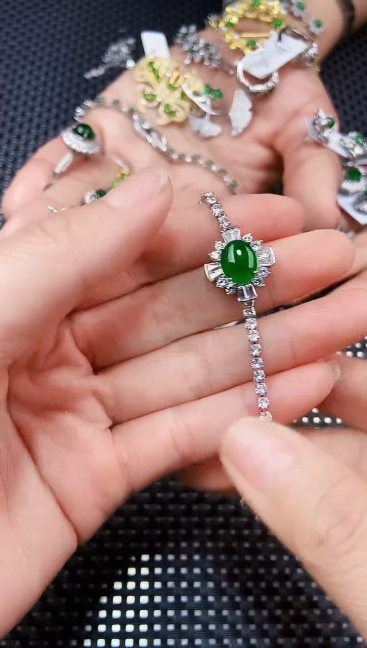 【闪购商品】翡翠手链未镶嵌11111111