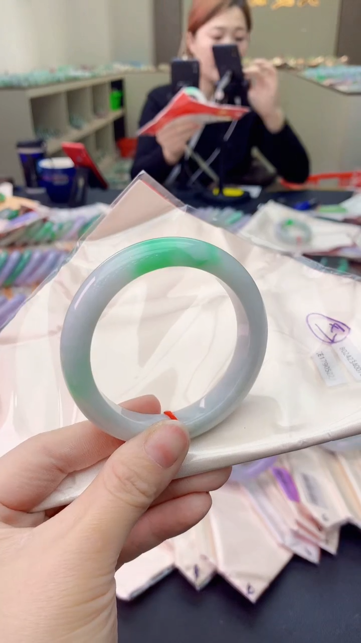 【闪购商品】翡翠手镯未镶嵌0230167267