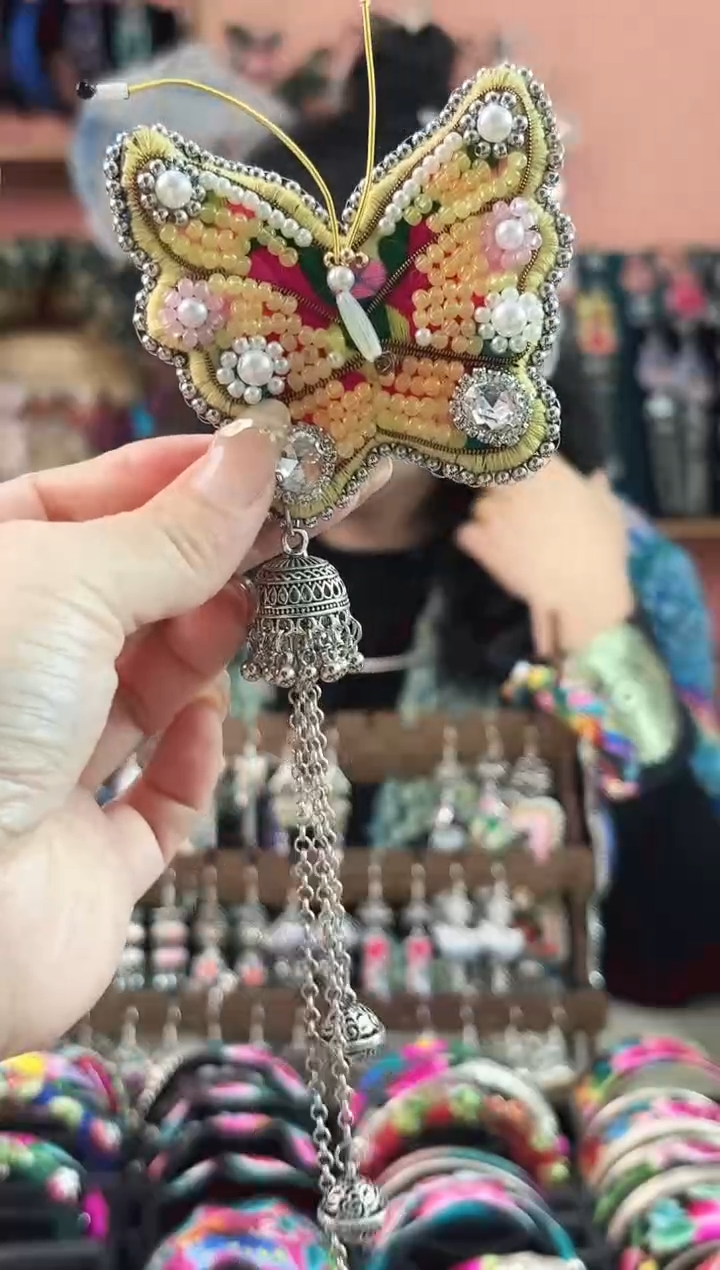 织绣彩云南阁老绣饰品36