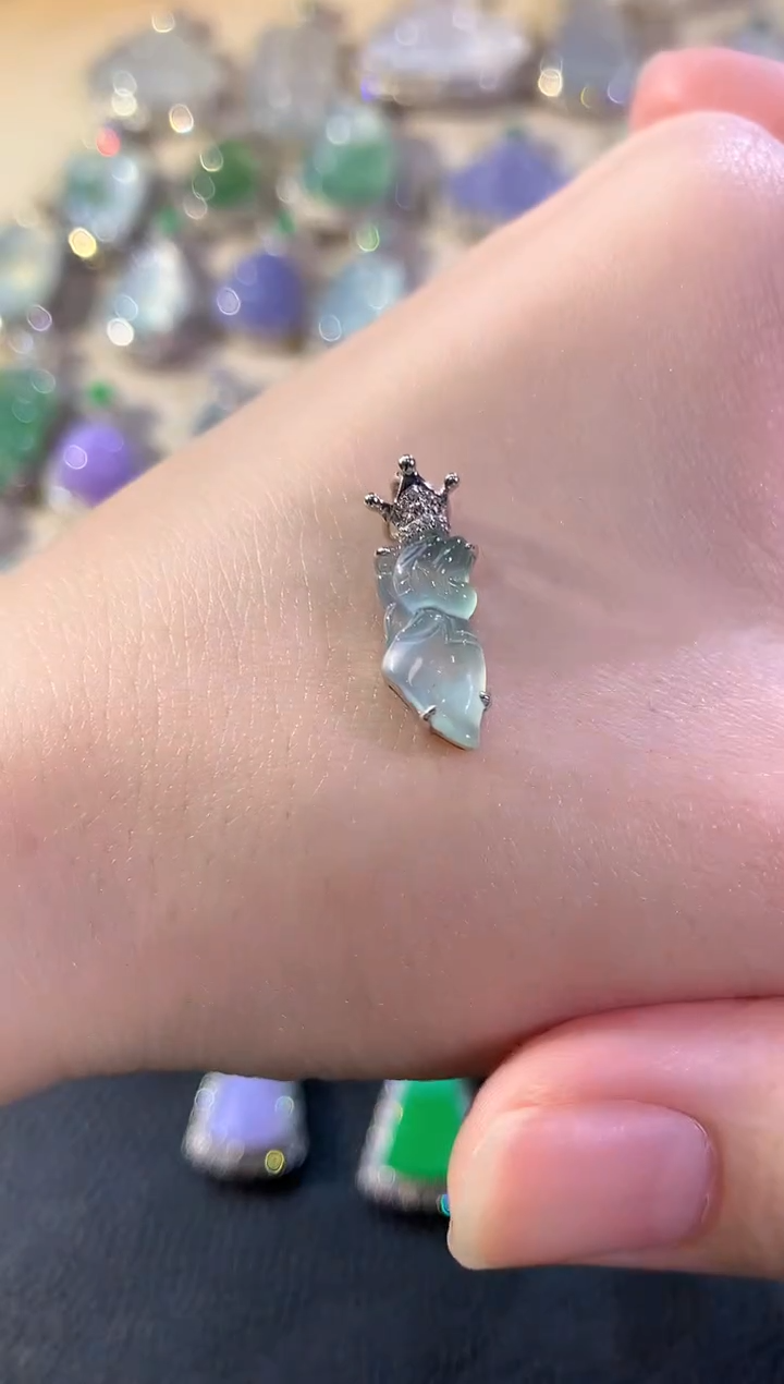 吊坠(不含链)18K金镶嵌翡翠冬日珠宝W7