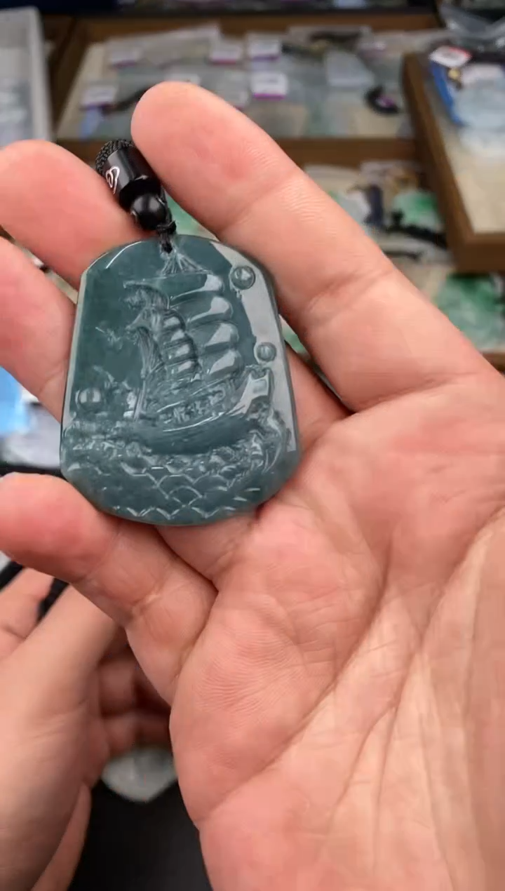 【闪购商品】翡翠颈饰未镶嵌  天然翡翠，一物一图