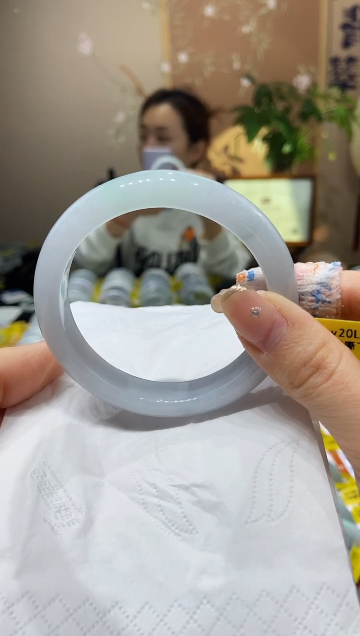 【闪购商品】翡翠手镯未镶嵌58.6圈口