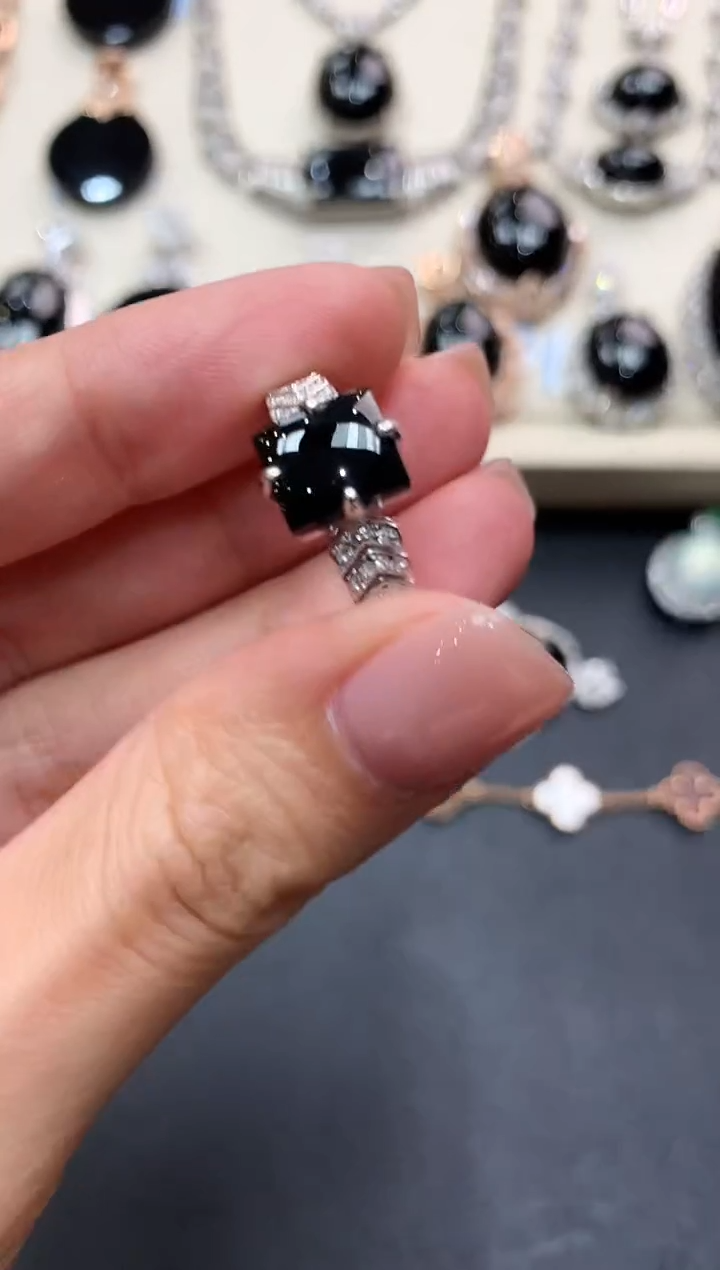 【闪购商品】翡翠戒指18K金镶嵌q69无鉴赏