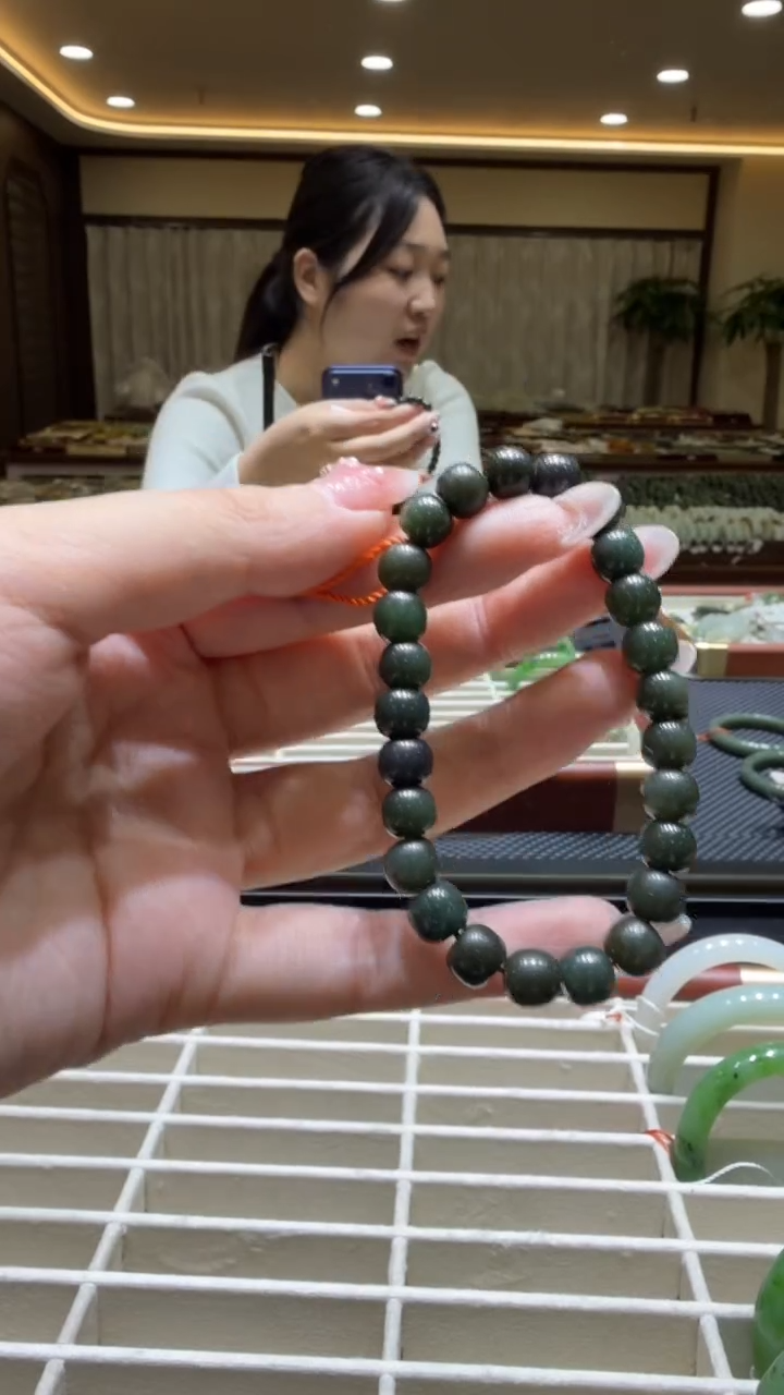 颈饰未镶嵌和田玉手串 8