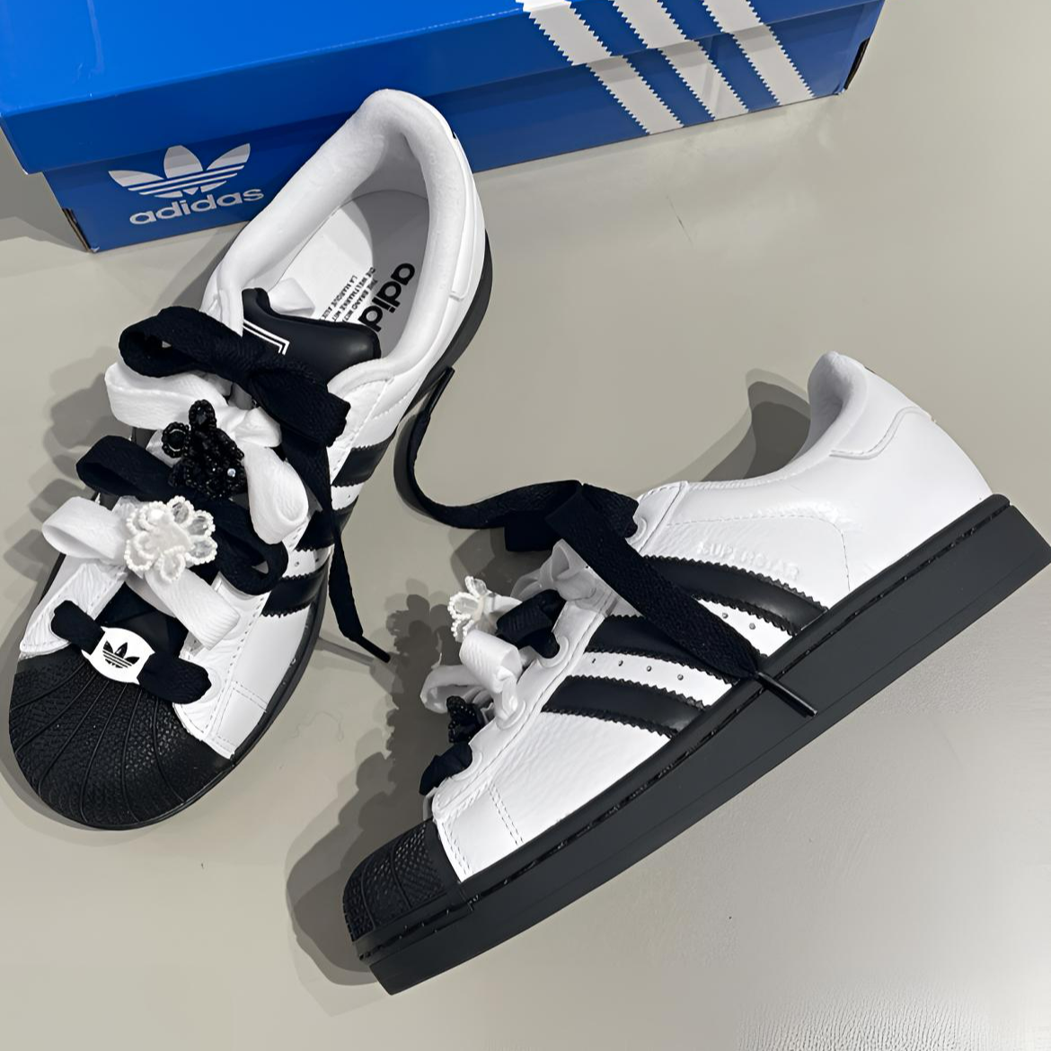adidas三叶草SUPERSTAR2.0经典黑白贝壳头运动板鞋JI0124