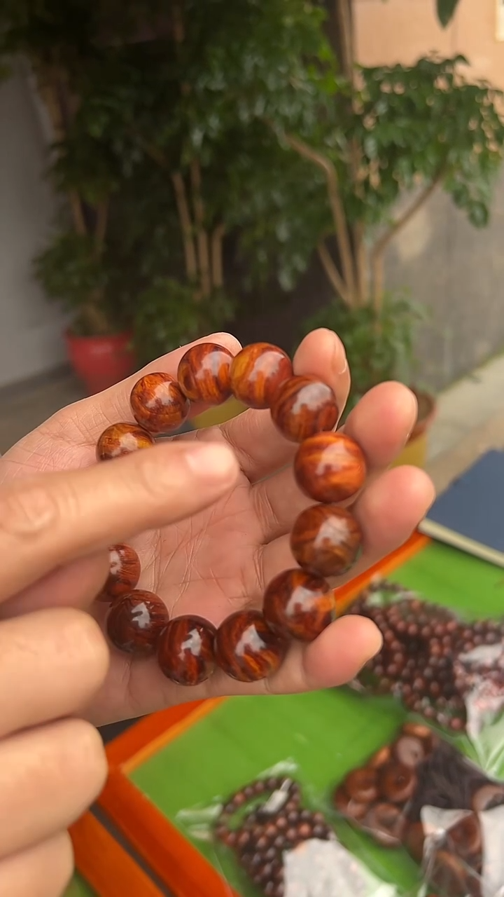 黄花梨/降香黄檀海南黄花梨1.8水波瘤手串（358）