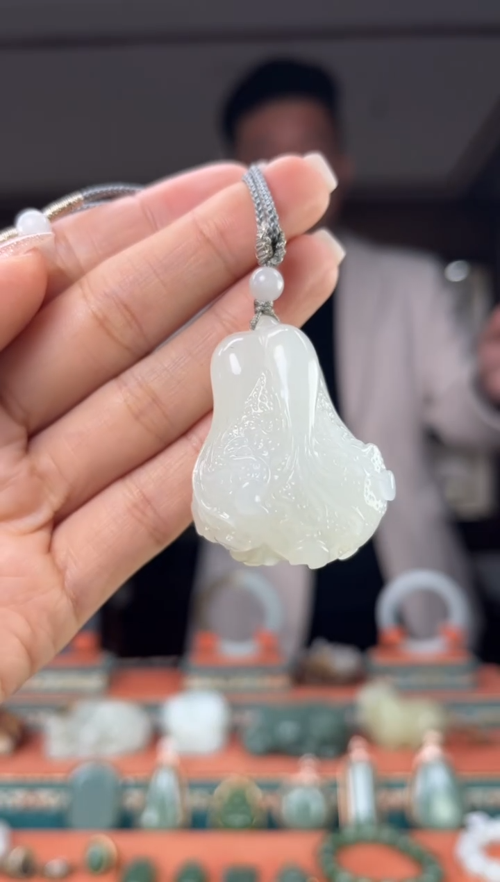 颈饰未镶嵌和田玉佩佩