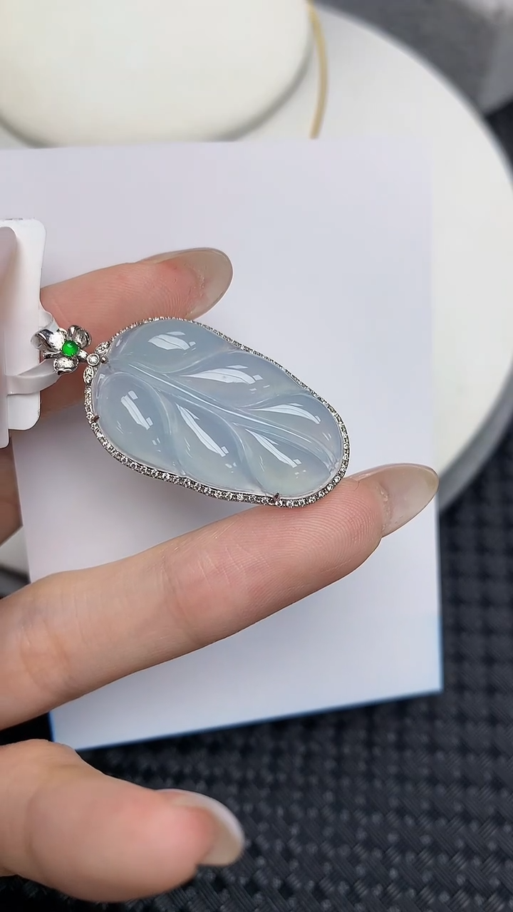 【闪购商品】翡翠颈饰18K金镶嵌天然翡翠A货