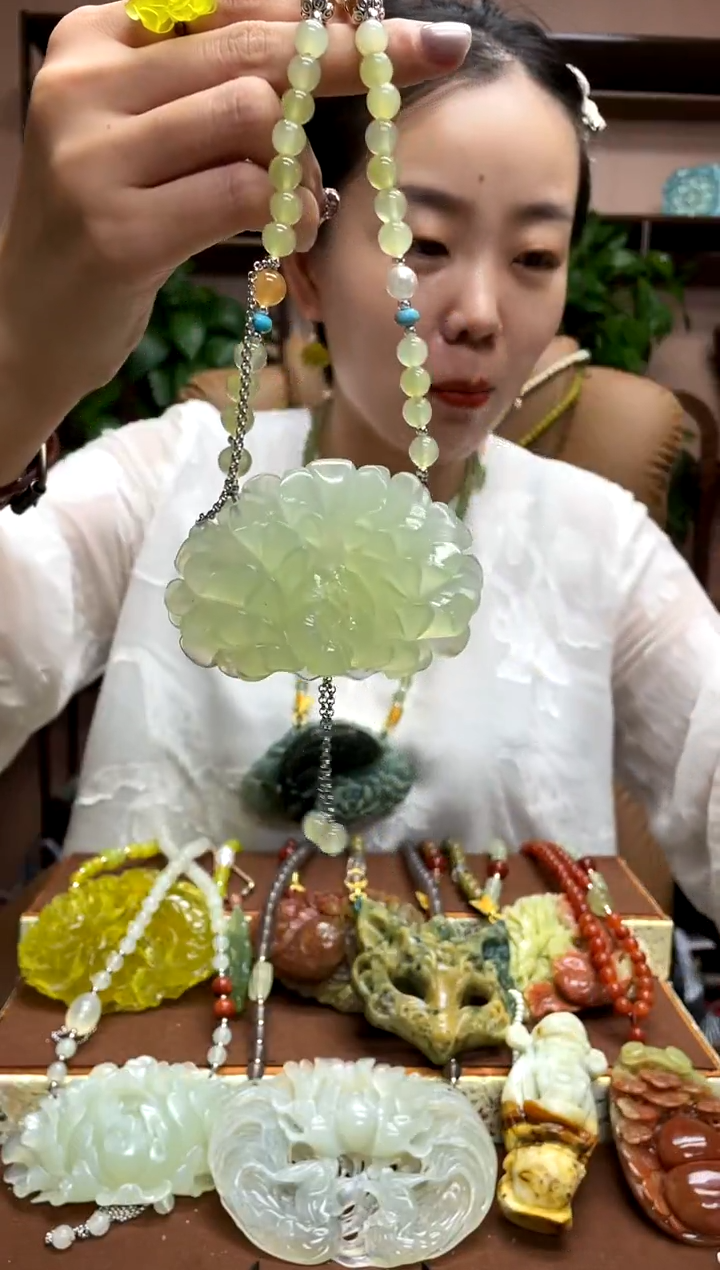 未镶嵌岫玉吊坠·