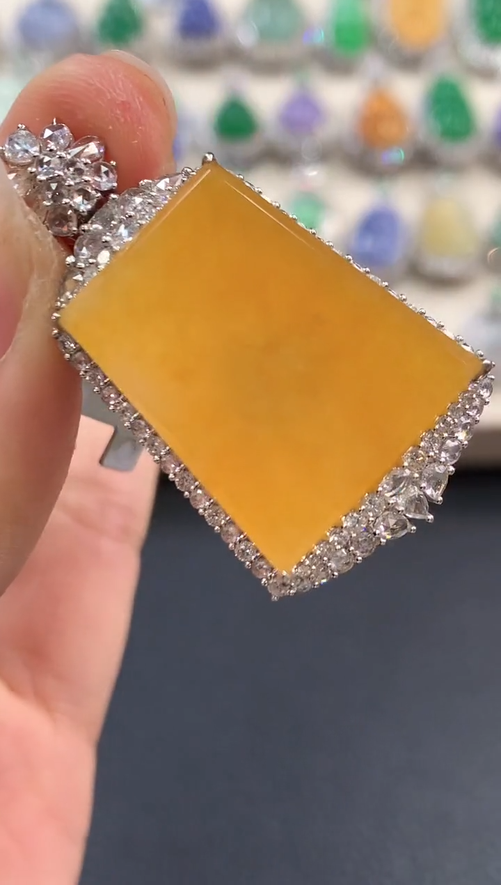 【闪购商品】翡翠吊坠(不含链)18K金镶嵌C137