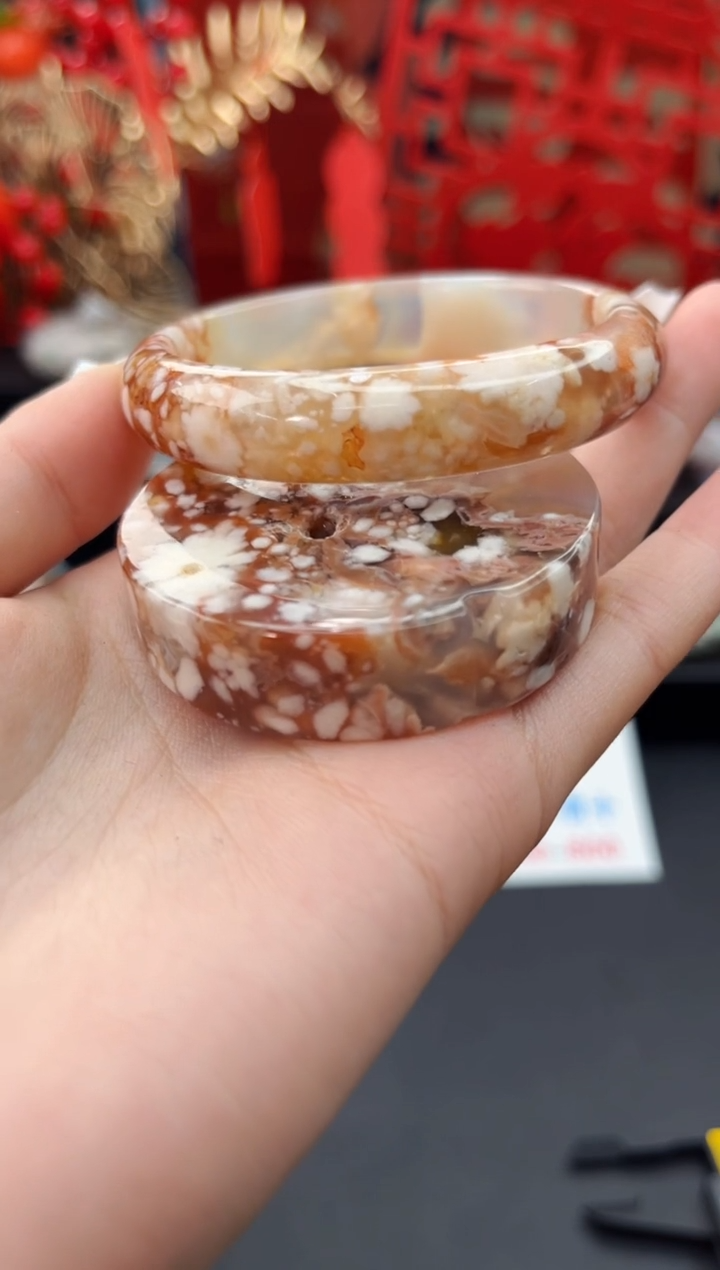 【闪购商品】石英质玉手镯未镶嵌赠送镯心（55圈口）